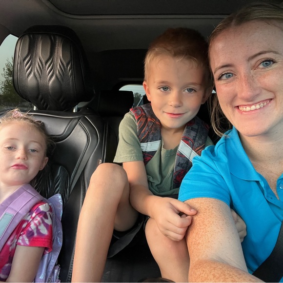 Meet your Posher, Kimberly - Picture 2 of 2